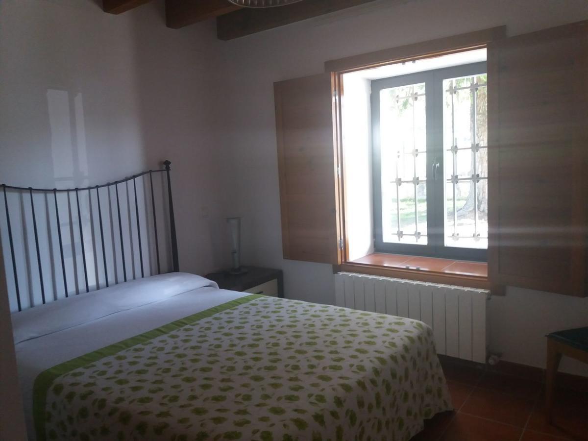 Casa Rural De Benjamin Palencia Villafranca de la Sierra Esterno foto
